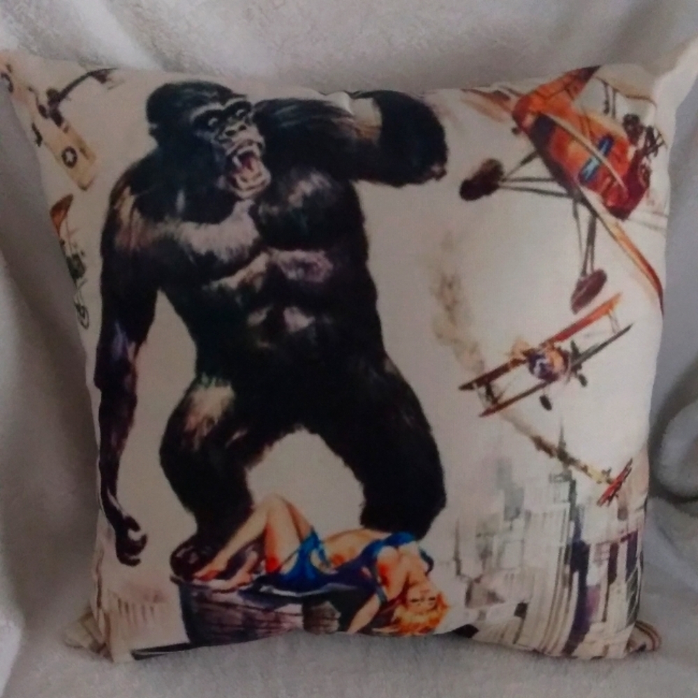 Vintage king Kong pillow